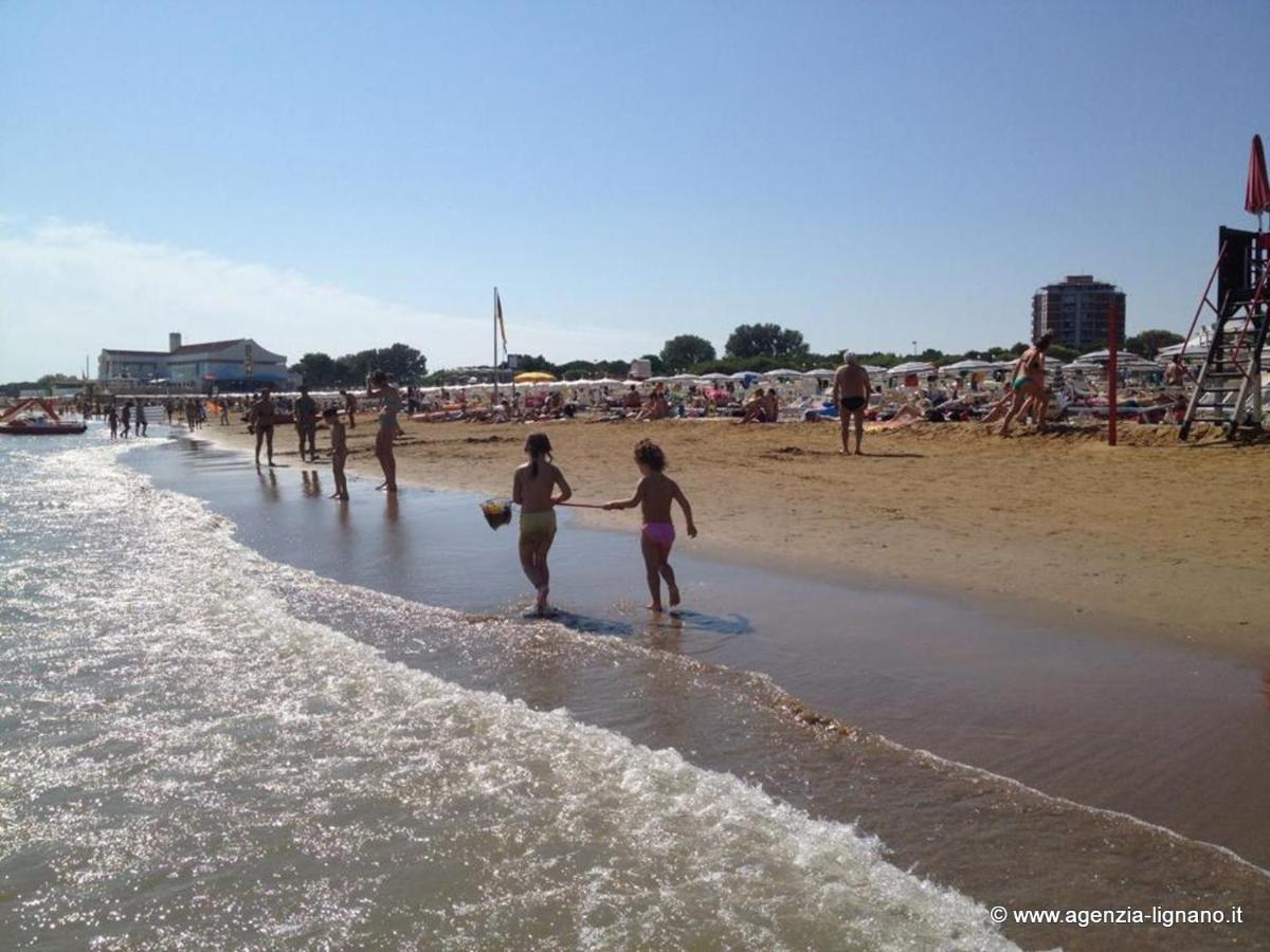 Lignano Sabbiadoro With Pool Apartment Exterior photo