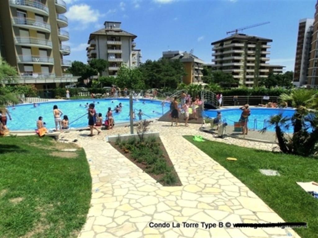 Lignano Sabbiadoro With Pool Apartment Exterior photo
